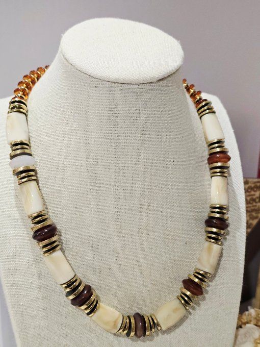 COLLIER