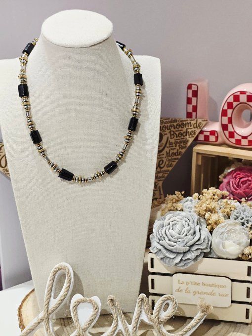 COLLIER