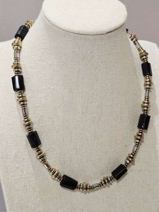 COLLIER