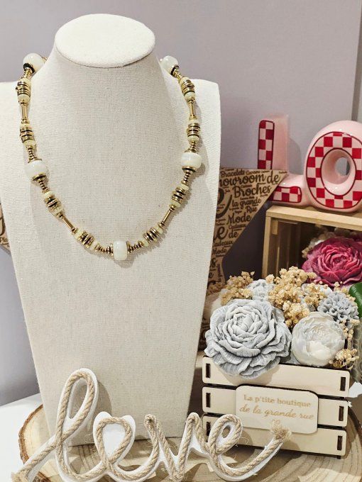 COLLIER