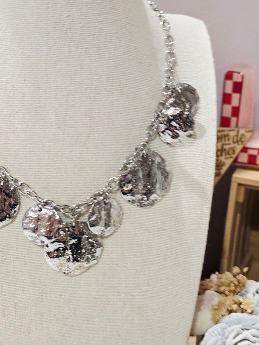 COLLIER