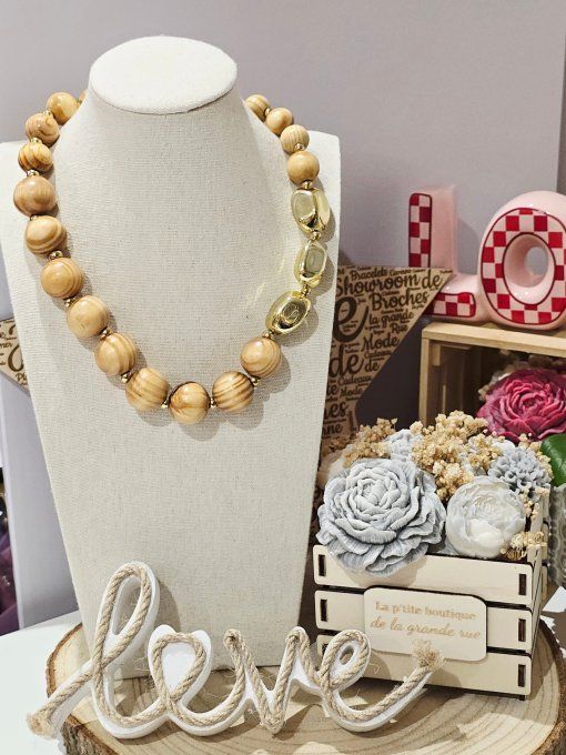 COLLIER