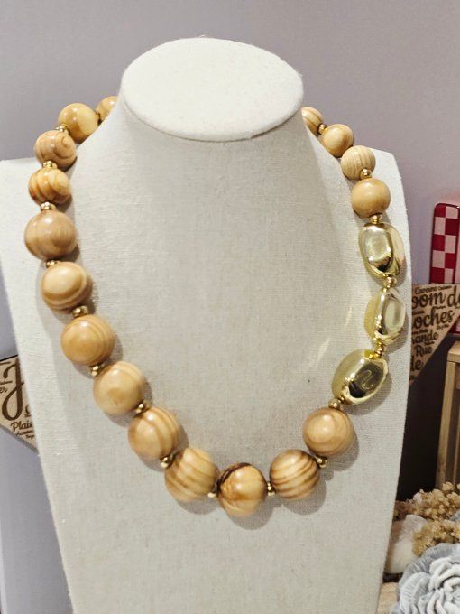 COLLIER