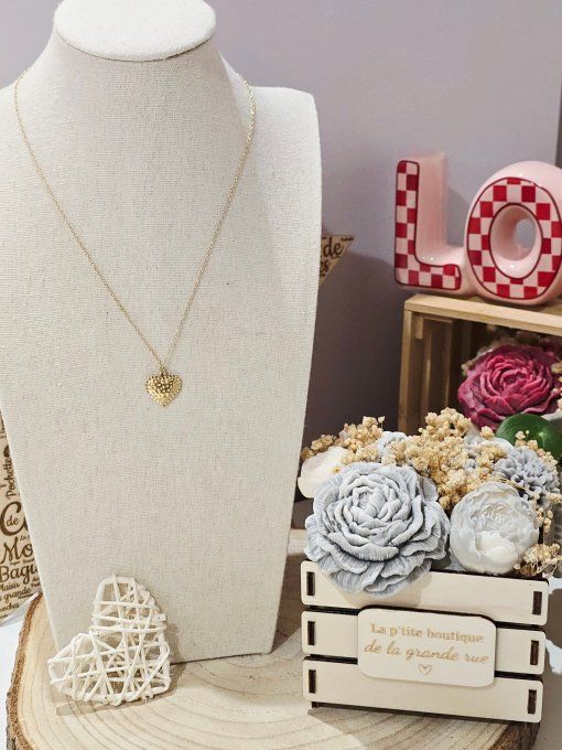 COLLIER