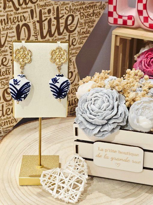 BOUCLES D'OREILLES