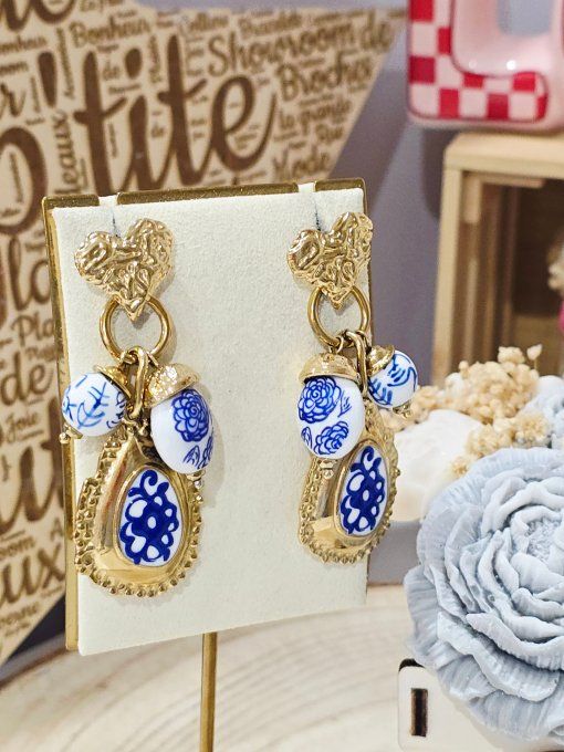 BOUCLES D'OREILLES