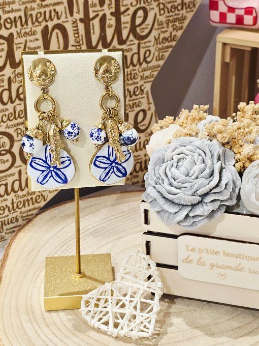 BOUCLES D'OREILLES