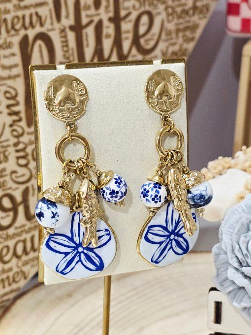 BOUCLES D'OREILLES