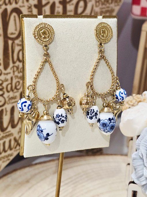 BOUCLES D'OREILLES