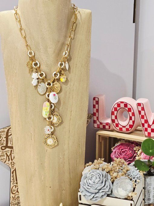 COLLIER