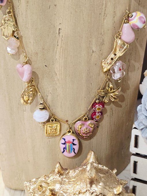 COLLIER
