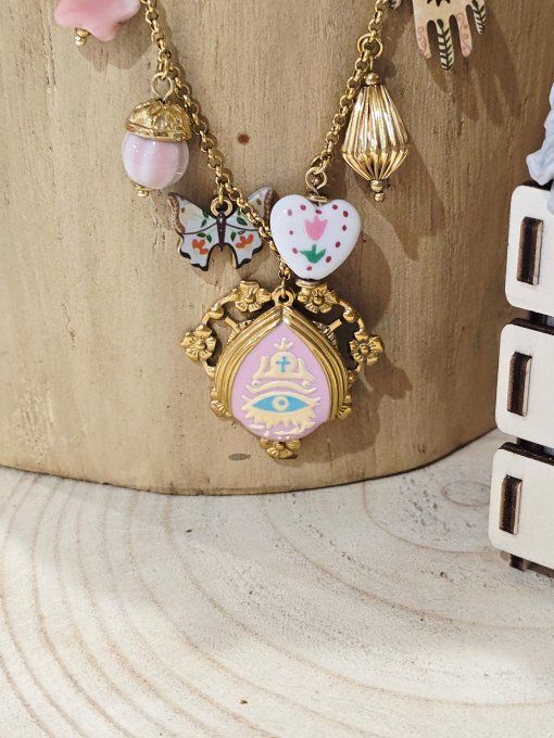 COLLIER