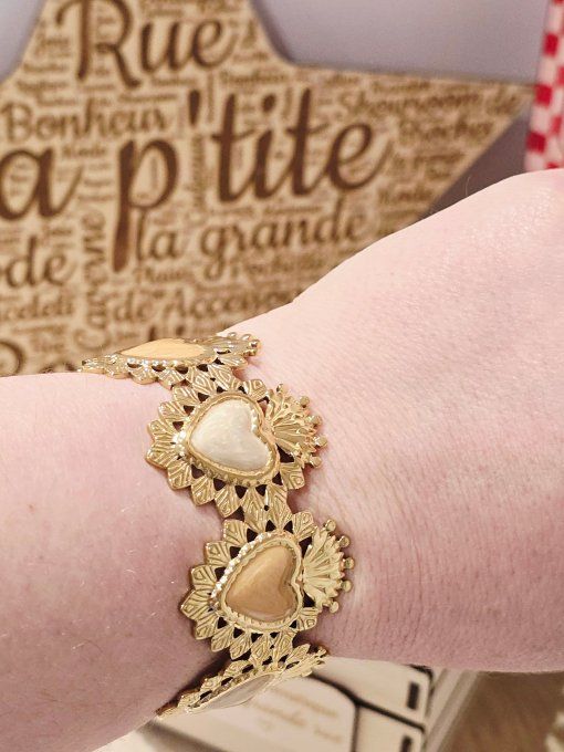 BRACELET