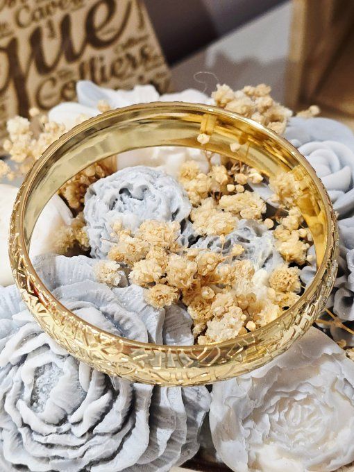 BRACELET