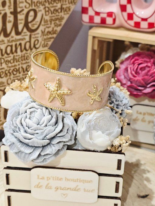 BRACELET