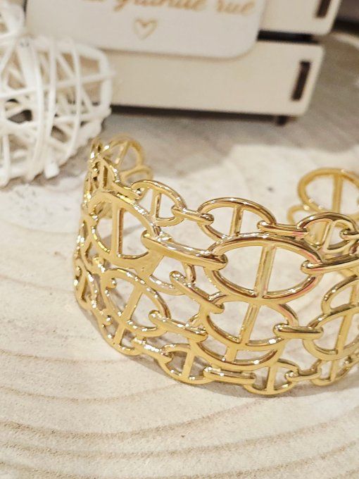 BRACELET