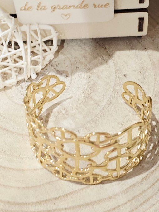 BRACELET