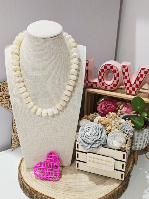 COLLIER