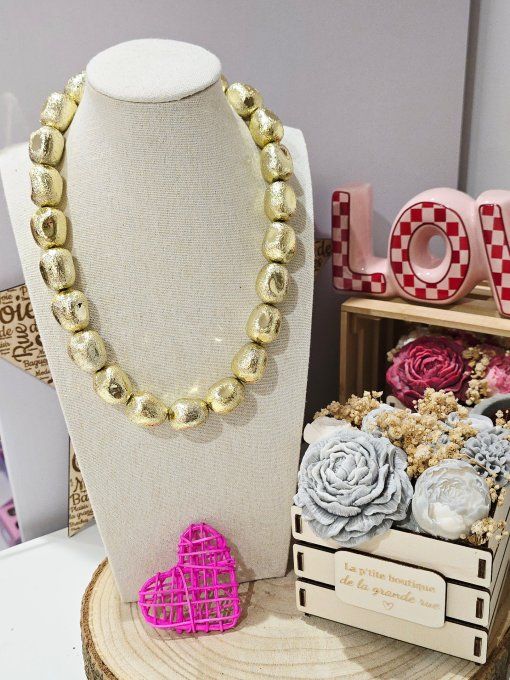 COLLIER