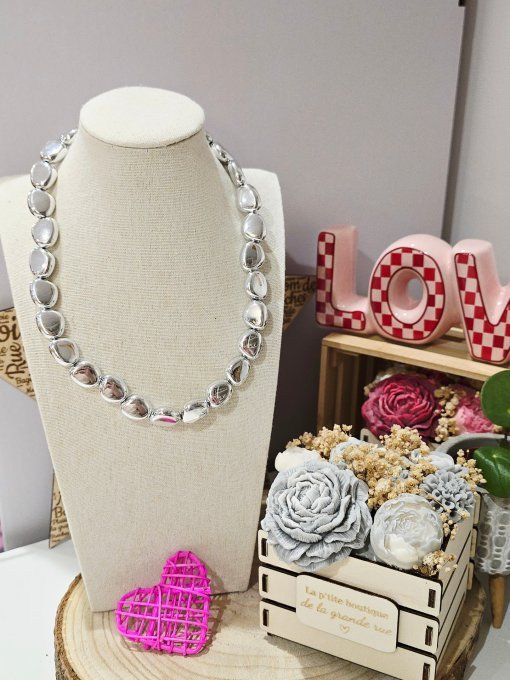 COLLIER