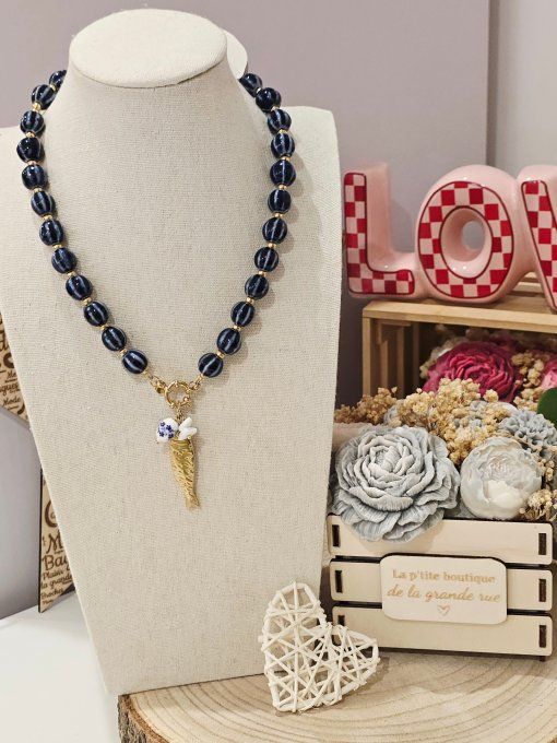 COLLIER