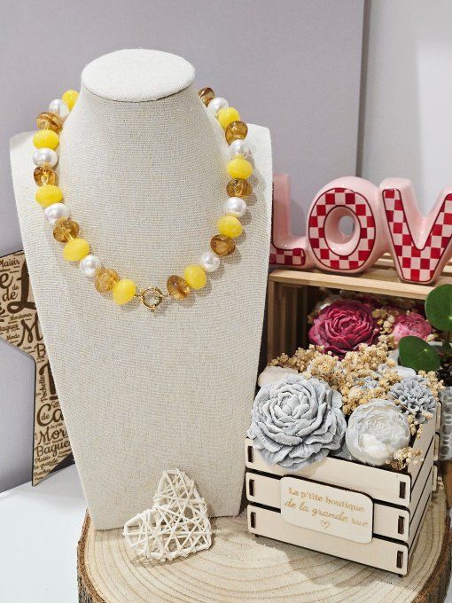 COLLIER