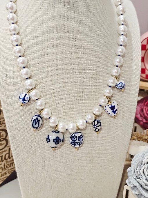 COLLIER