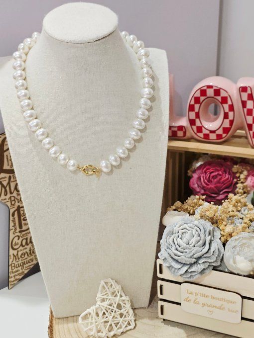 COLLIER