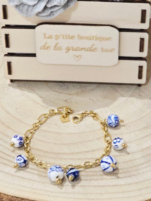 BRACELET
