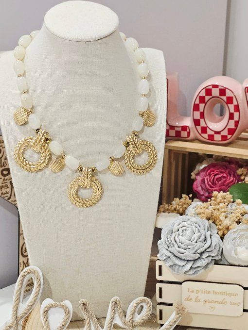 COLLIER