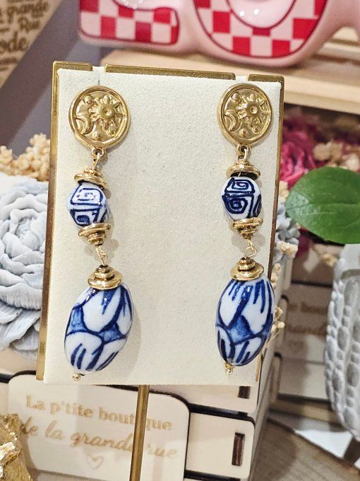 BOUCLES D'OREILLES