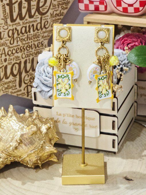 BOUCLES D'OREILLES