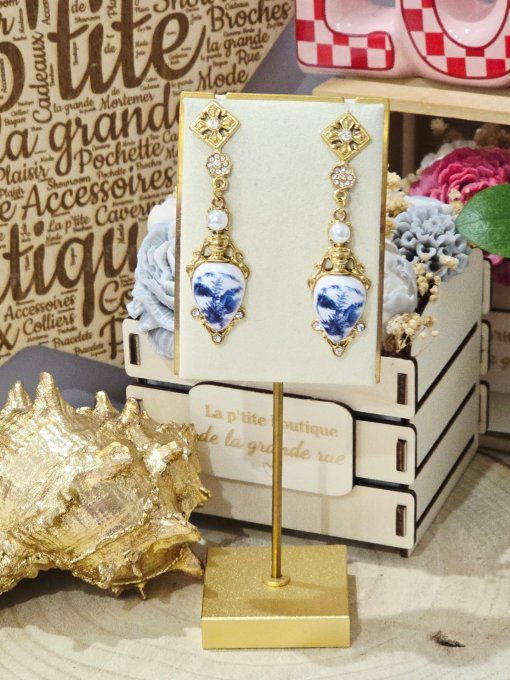 BOUCLES D'OREILLES