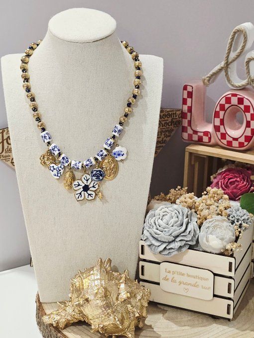 COLLIER