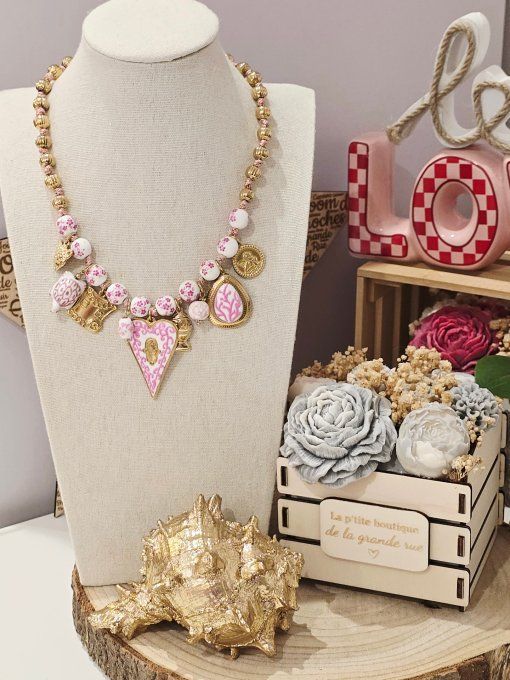 COLLIER