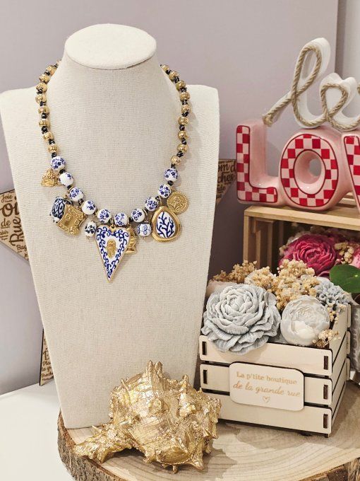 COLLIER