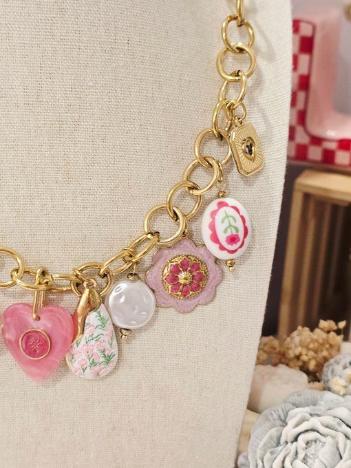 COLLIER