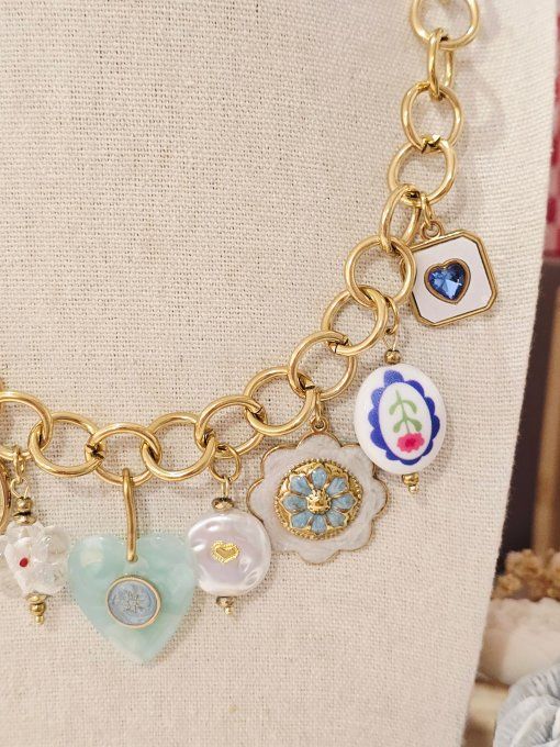 COLLIER