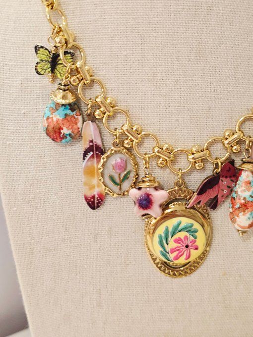 COLLIER