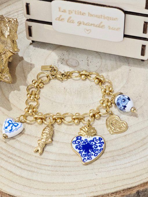 BRACELET