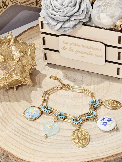 BRACELET