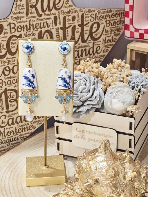 BOUCLES D'OREILLES