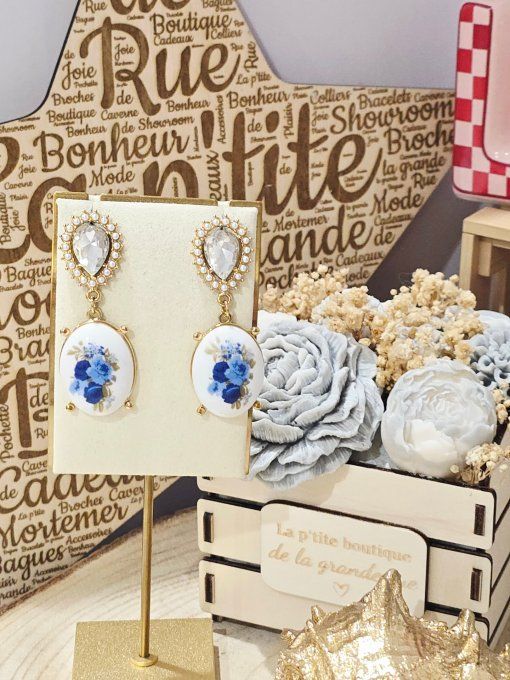 BOUCLES D'OREILLES