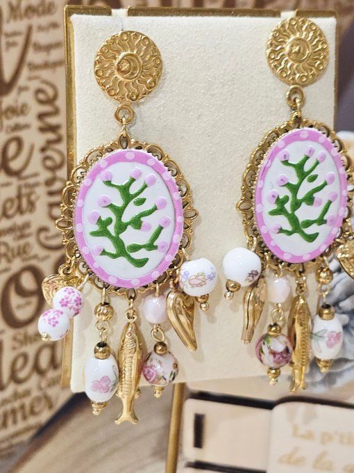BOUCLES D'OREILLES