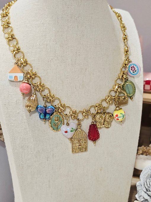 COLLIER