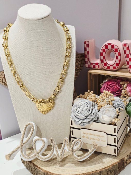 COLLIER