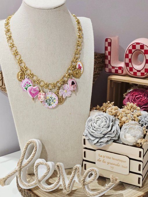 COLLIER