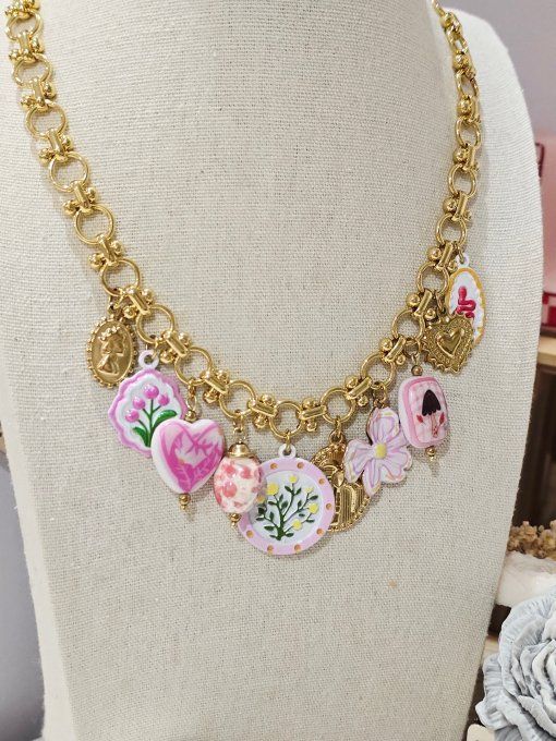 COLLIER