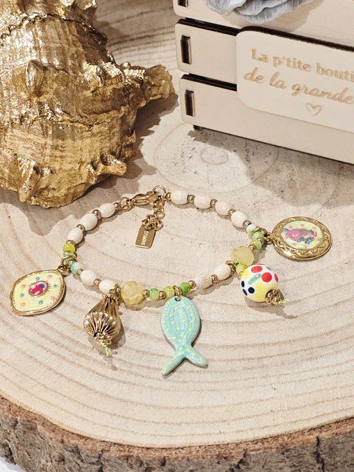 BRACELET