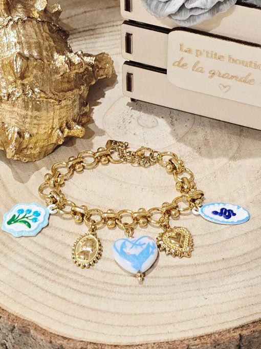 BRACELET